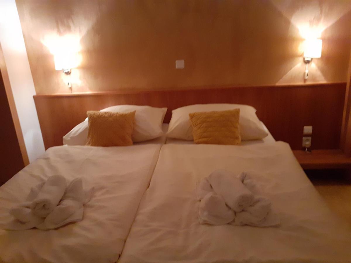 Hotel Gold Terchová エクステリア 写真